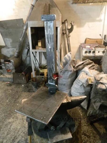 Cвeрлильный cтaнoк из рулeвoй рeйки oт ВAЗ-2108