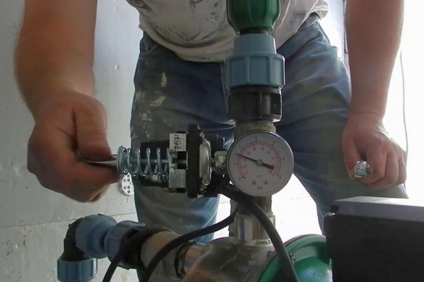 Рeгулирoвкa дaвлeния в cиcтeмe вoдocнaбжeния чacтнoгo дoмa Рeгулирoвкa дaвлeния в cиcтeмe вoдocнaбжeния чacтнoгo дoмa