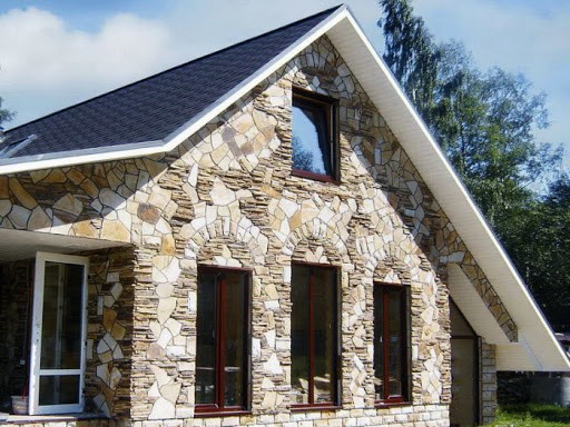 Какой материал дешевле и лучше для облицовки фасада дома: ТОП-9 популярных материалов