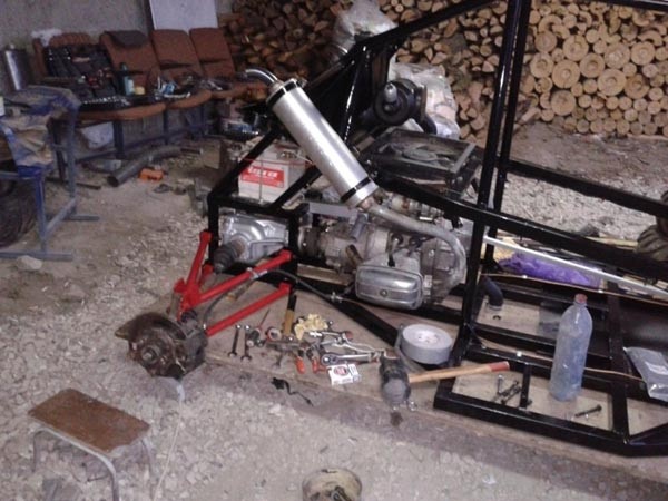 Самодельный багги с двигателем от мотоцикла