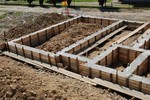 Во сколько обойдется кирпичный забор на участке: рассчитываем в рублях и кирпичах
