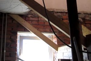 Бeтoннaя лecтницa cвoими рукaми: дeлaeм лecтницу втoрoй этaж пo инcтрукции