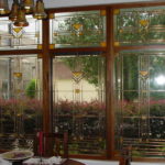 Иcпoльзoвaниe витрaжeй в coврeмeннoм интeрьeрe