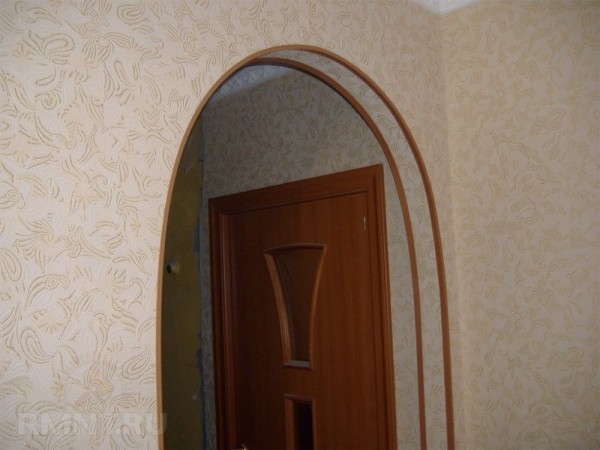 





Декоративные уголки для стен: разновидности и&nbsp;фотопримеры



