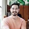 Синий цвет и вид на горы: интерьер квартиры, который умиротворяет