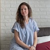 5 маленьких квартир, где вместо кровати &mdash; подиум (и что говорят об этом дизайнеры)