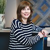 5 маленьких квартир, где вместо кровати &mdash; подиум (и что говорят об этом дизайнеры)