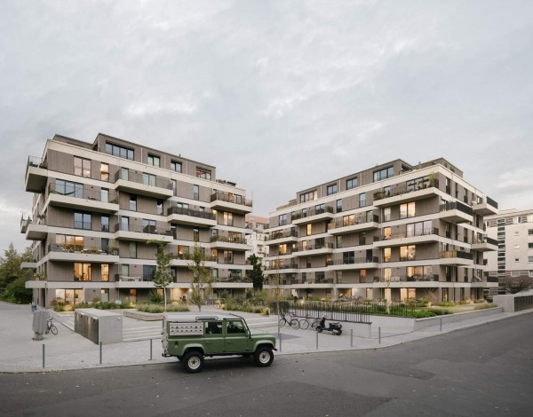 Современный жилой комплекс Schmollerplatz в Берлине, Германия