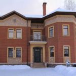 Фото кирпичных домов и коттеджей &mdash; выбираем фасад