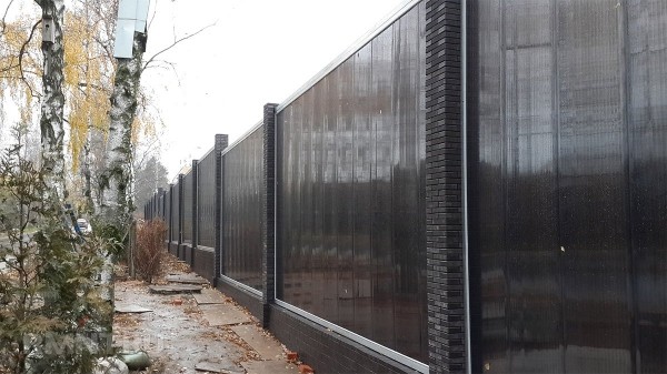 Поликарбонат с замковым соединением: плюсы и минусы
Поликарбонат с замковым соединением: плюсы и минусы