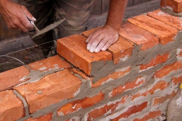 Керамический кирпич из глины &mdash; виды и габариты по стандарту