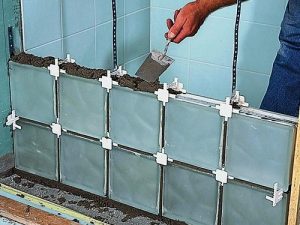 Стеклоблоки &mdash; размеры, цены и технологии монтажа