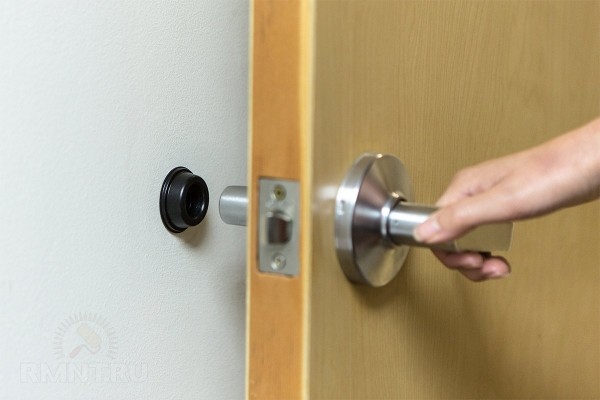 





Дверные фиксаторы: зачем нужны, разновидности, примеры



