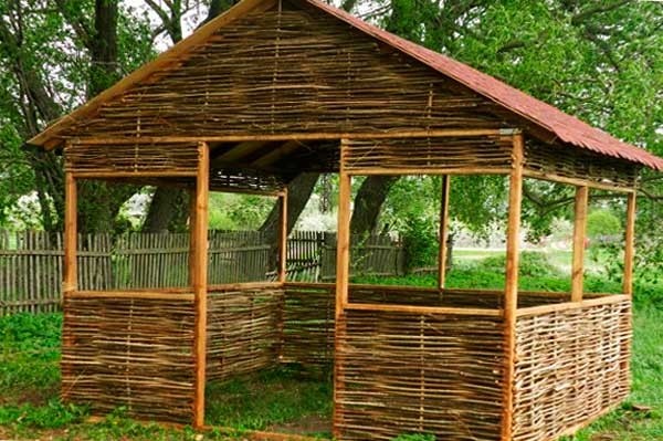Плетеные беседки из прутьев Плетеные беседки из прутьев