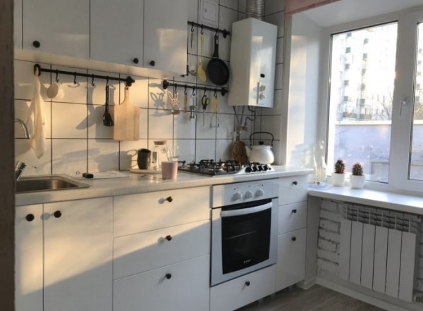 Как задекорировать или спрятать газовый котел на кухне?