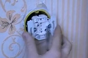 Как починить розетку: чиним розетку в стене, видео с советами электрика