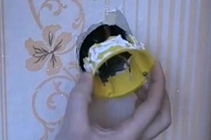 Как починить розетку: чиним розетку в стене, видео с советами электрика