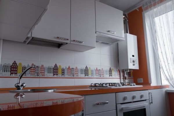 Как задекорировать или спрятать газовый котел на кухне?