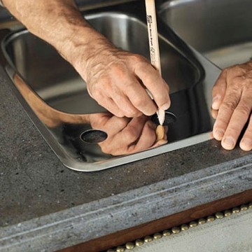 Как крепить мойку: методика крепления на стену, тумбу, столешницу