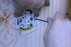 Как починить розетку: чиним розетку в стене, видео с советами электрика