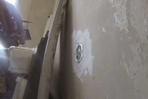 Как починить розетку: чиним розетку в стене, видео с советами электрика
