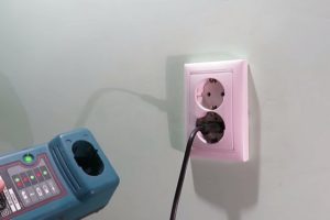 Как починить розетку: чиним розетку в стене, видео с советами электрика