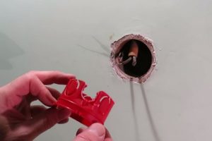 Как починить розетку: чиним розетку в стене, видео с советами электрика