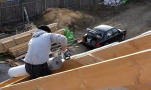 Как правильно крепить профнастил на крышу саморезами: инструкция, как крепить профлист