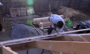 Как правильно крепить профнастил на крышу саморезами: инструкция, как крепить профлист