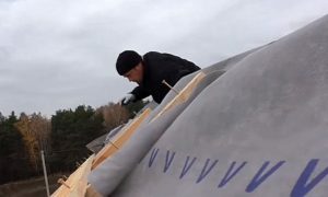 Как правильно крепить профнастил на крышу саморезами: инструкция, как крепить профлист