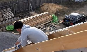Как правильно крепить профнастил на крышу саморезами: инструкция, как крепить профлист