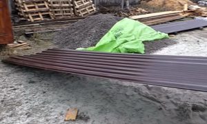Как правильно крепить профнастил на крышу саморезами: инструкция, как крепить профлист