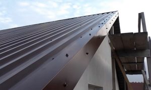 Как правильно крепить профнастил на крышу саморезами: инструкция, как крепить профлист