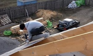 Как правильно крепить профнастил на крышу саморезами: инструкция, как крепить профлист