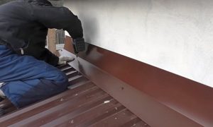 Как правильно крепить профнастил на крышу саморезами: инструкция, как крепить профлист