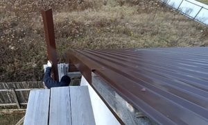 Как правильно крепить профнастил на крышу саморезами: инструкция, как крепить профлист