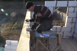 Мауэрлат на газобетон без армопояса: пошаговое инструкция по креплению с фото