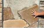 Искусственный камень для внутренней отделки стен: фото-инструкция по изготовлению, цена