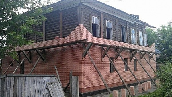 Отделочные материалы для фасадов частных домов: критерии выбора, фото дизайнерских решений