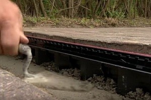 Отвод воды от фундамента дома своими руками: пошаговая инструкция и фото
