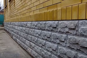 Облицовка цоколя дома искусственным камнем своими руками: пошаговая инструкция с фото