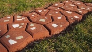 Как сделать тротуарную плитку в домашних условиях: пошаговая инструкция