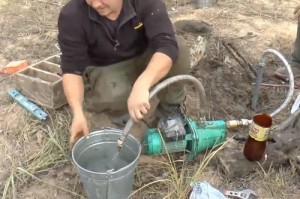 Ручной насос для воды из скважины: обзор моделей и цена