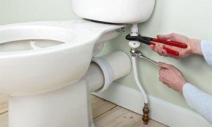 Какова схема сливного бачка унитаза: устраняем поломку
