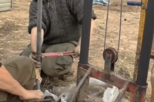 Ручной насос для воды из скважины: обзор моделей и цена