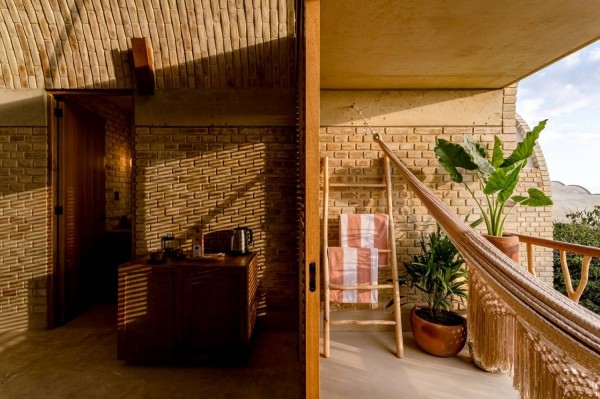 Арочный пляжный бутик-отель на побережье Тихого океана