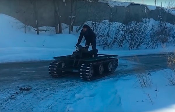 Мотоцикл «Урал» на гусеницах Мотоцикл «Урал» на гусеницах