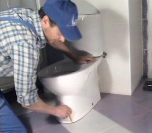 Установка унитаза на кафель &ndash; основные способы и их особенности