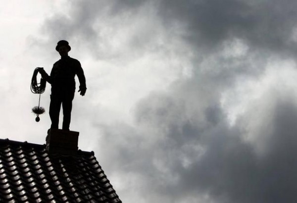 Как прочистить дымоход своими руками: выбираем, чем лучше и подходящий способ