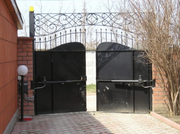 Какие ворота выбрать для частного дома? Какие ворота выбрать для частного дома?